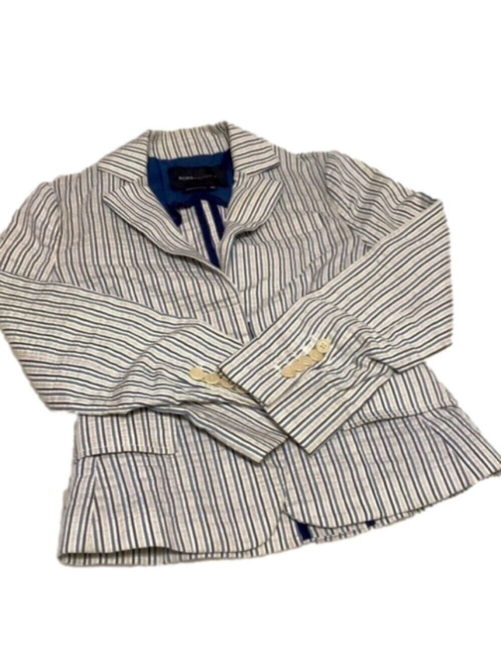 BCBG MAXAZRIA SEERSUCKER BLUE STRIPED BLAZER